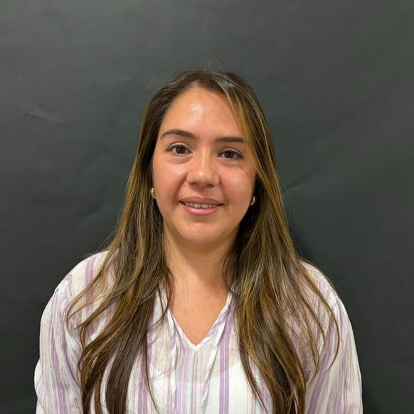  Daniela