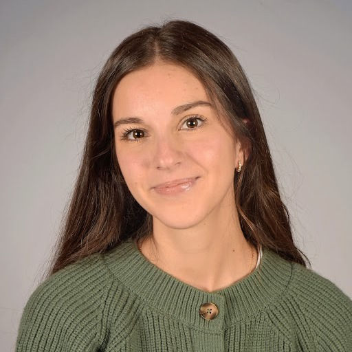  Martina Cisneros