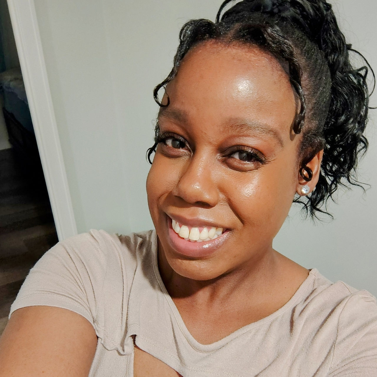 Ms Hazel